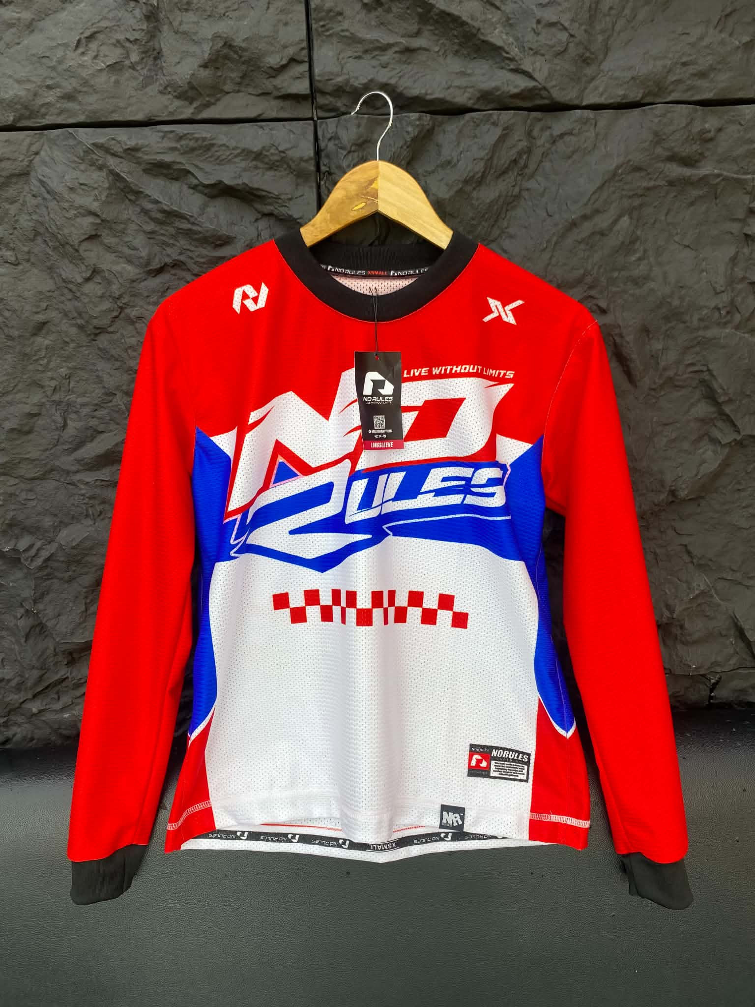 NO RULES SHORT